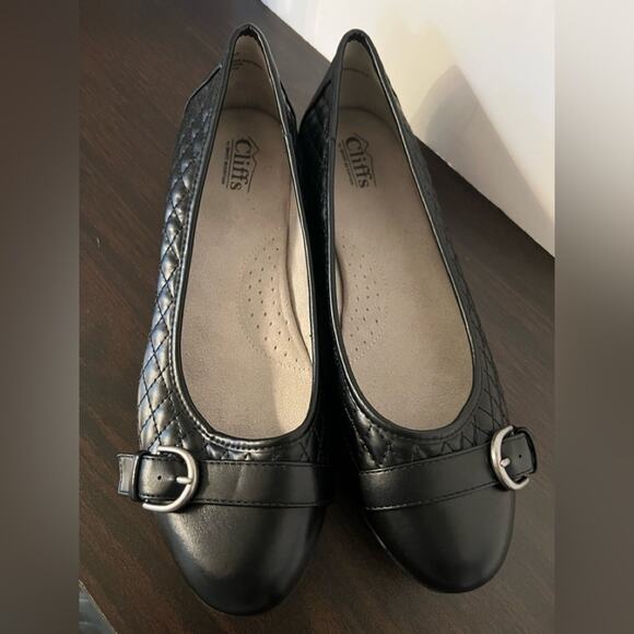 CLIFFS WOMENS FLATS SIZE 11 NWOT - Picture 1 of 6